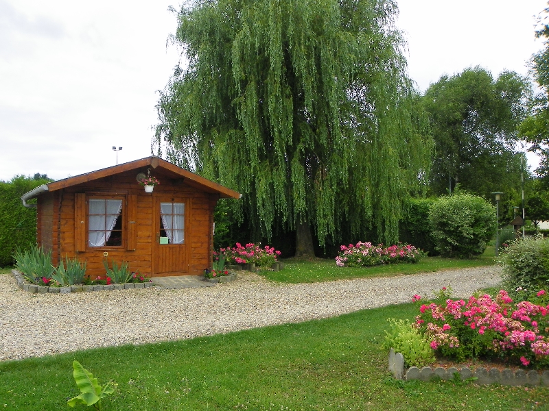 Camping-Le-Clair-Ruissel-a-Nolleval-1--SMT-Y.Leroux