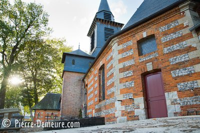eglise-de-bois-heroult-lnye7snagujk.jpg.400x0-q85