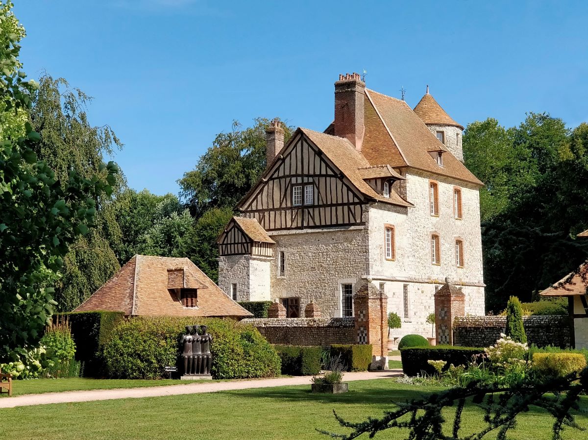 Chateau-de-Vascoeuil---cote-pignon-a-colombages-ACVM