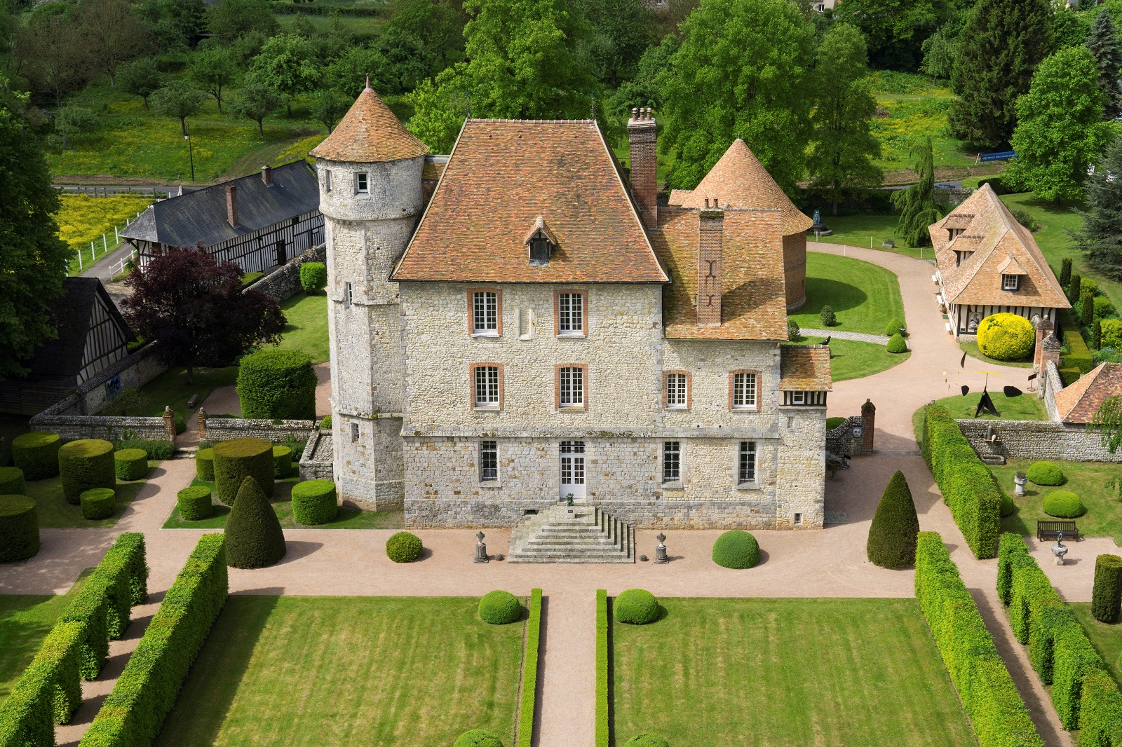 VASCOEUIL-Vue-arriere-drone---Cormon-1600x1200px