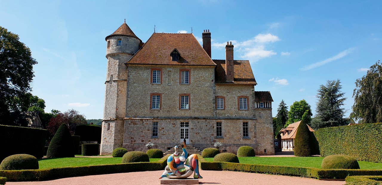 facade-depuis-le-jardin