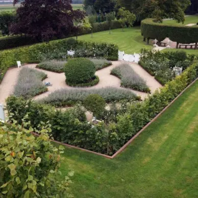 Domaine de Bois-Héroult avec son château, son parc, son Grand Commun, son Colombier 
