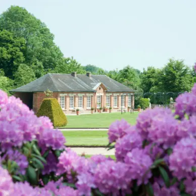 Domaine de Bois-Héroult avec son château, son parc, son Grand Commun, son Colombier 