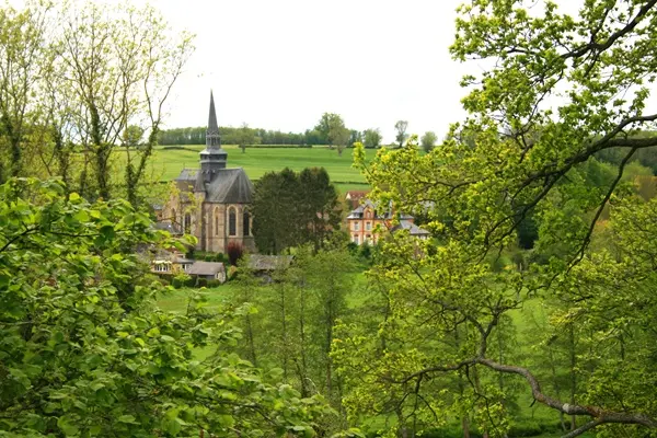 Normandie Caux Vexin Welcomes Summer with Art, Music, and Light
