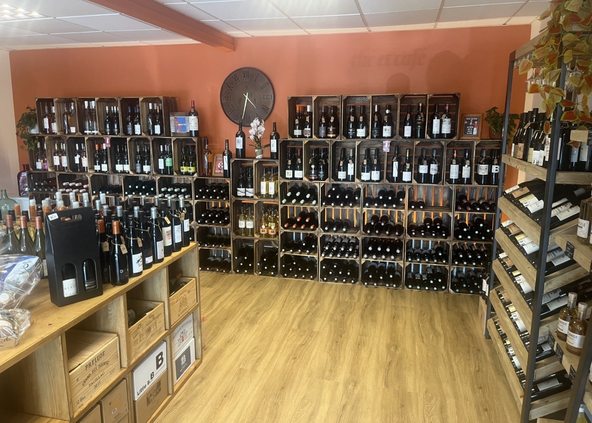 Espace-cave-a-vins-Au-Gout-du-Vrai-Quincampoix---Au-Gout-du-Vrai