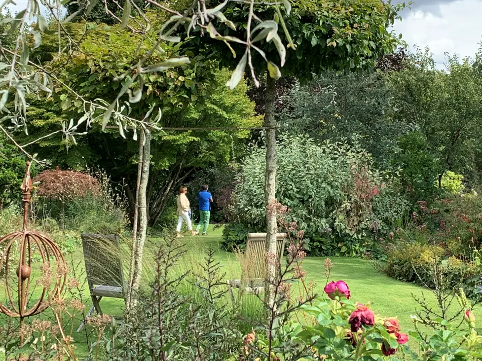 Laissez-vous envoûter par l’été au cœur des jardins de Normandie Caux Vexin