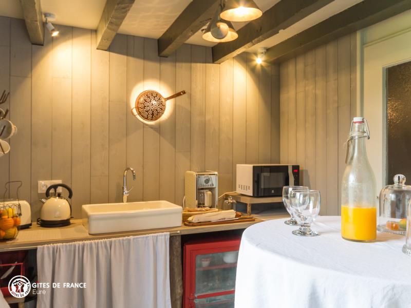 6465-92f9263c4a8c4512a032e17b2d35a5bc