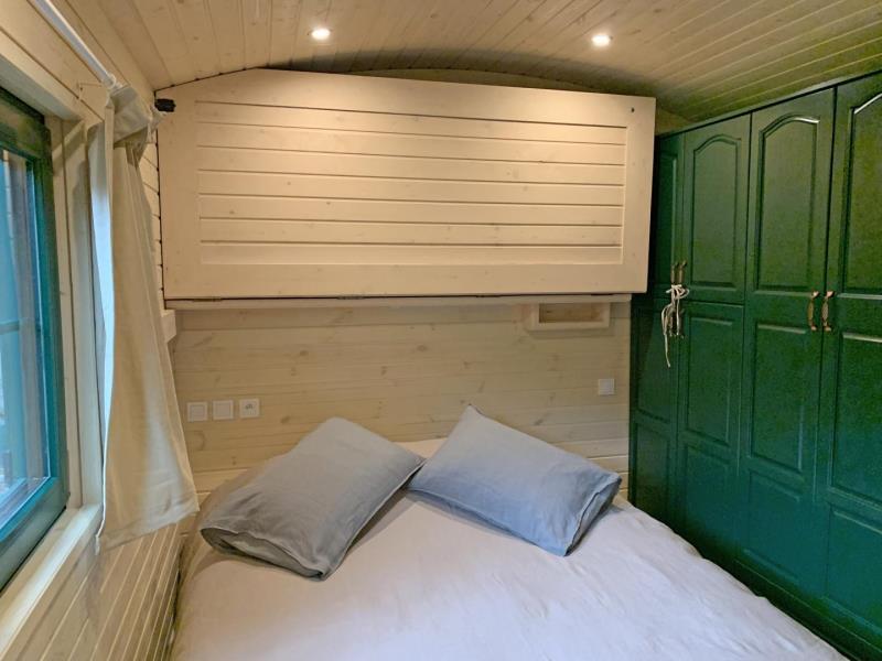 G6141-59ae28d484994fc29825a28415022976