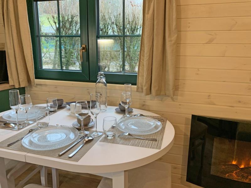 G6141-f1aa46e8ea524aae8478989342adad64