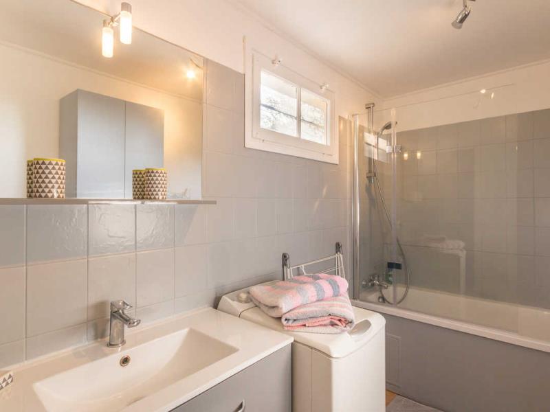 G4118-5036b928a21441729770a931d185cb2b