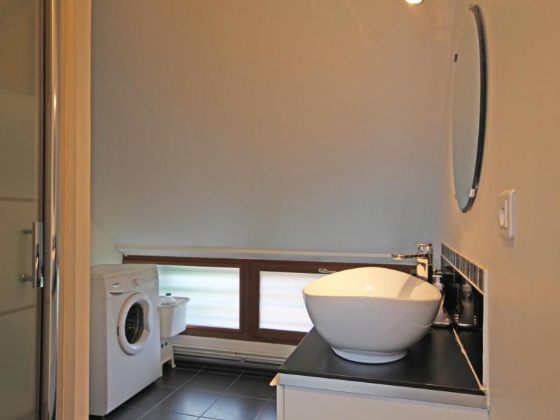 G4122-0bb53bd3fc544fa59d1bd3e5e4b36d02