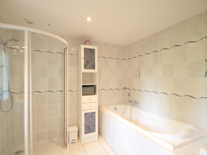 G4124-e7b2b661a1b842aea30629decbe0c6db