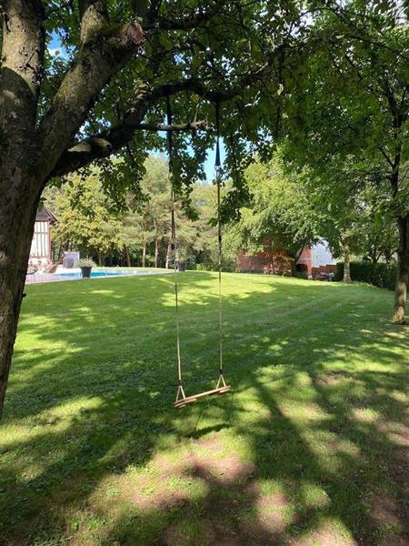 G4128-b8781546a10c4d06be499d6b2b084824