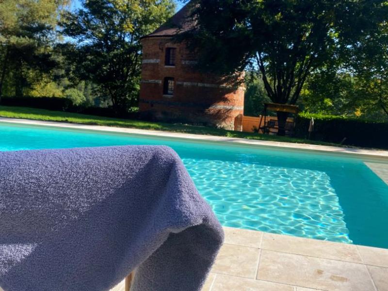 G4128-479c5d25bd4546bd84053b8e11c99574