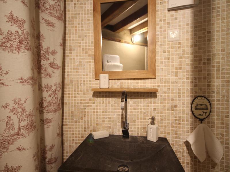 G4128-259fbb1d20e14446966d6a3fa940857d