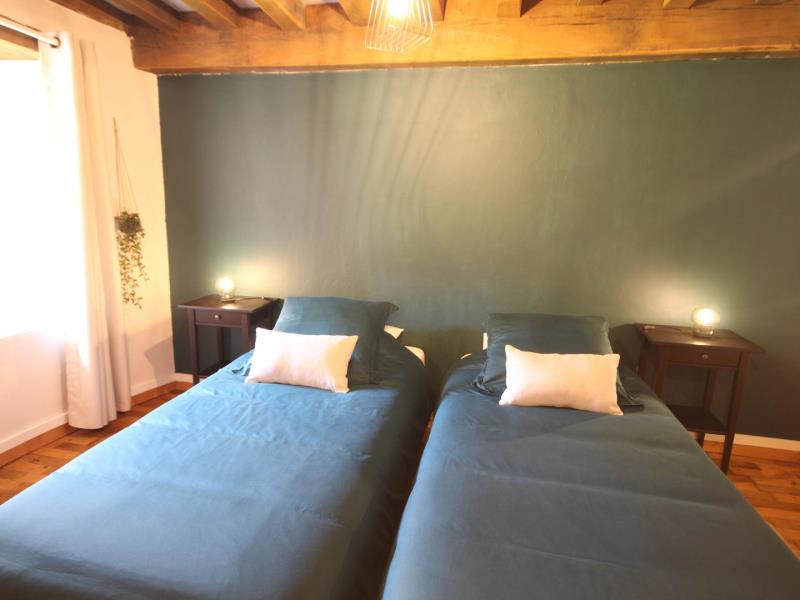 G4128-8a9ce00b12924d70941338e261fed5e4