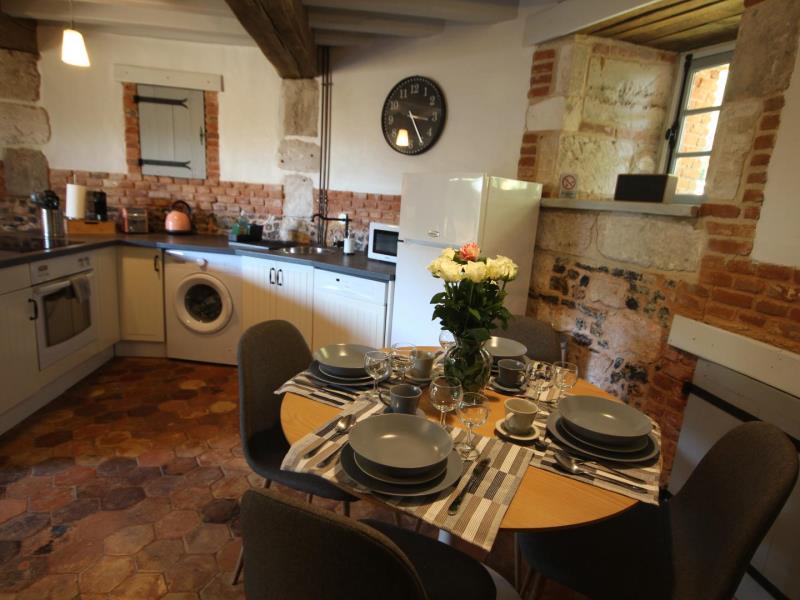 G4128-517fb62e6dce42ba998608fbb34c70a5