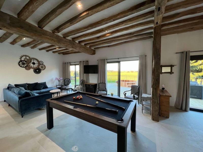 G4146-c3bf8a0137c346378f4a09a6e3f8d471