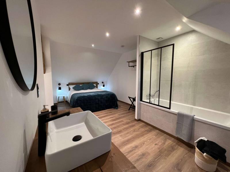 G4146-fe333890ae6547a7a46b3cdc0a97af58