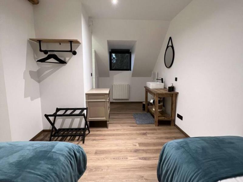 G4146-704e5c174fda4ad982a3a89368130dc1