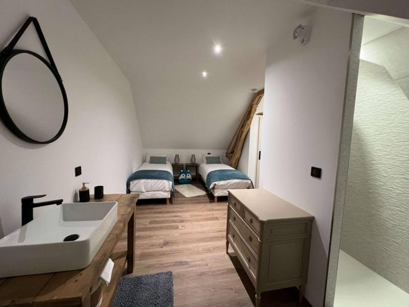 G4146-9c611806b7dc4adc9be10021b296b705