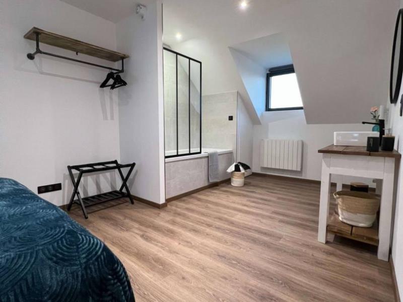 G4146-77dda35140d54e6b8771829e6afed8ee