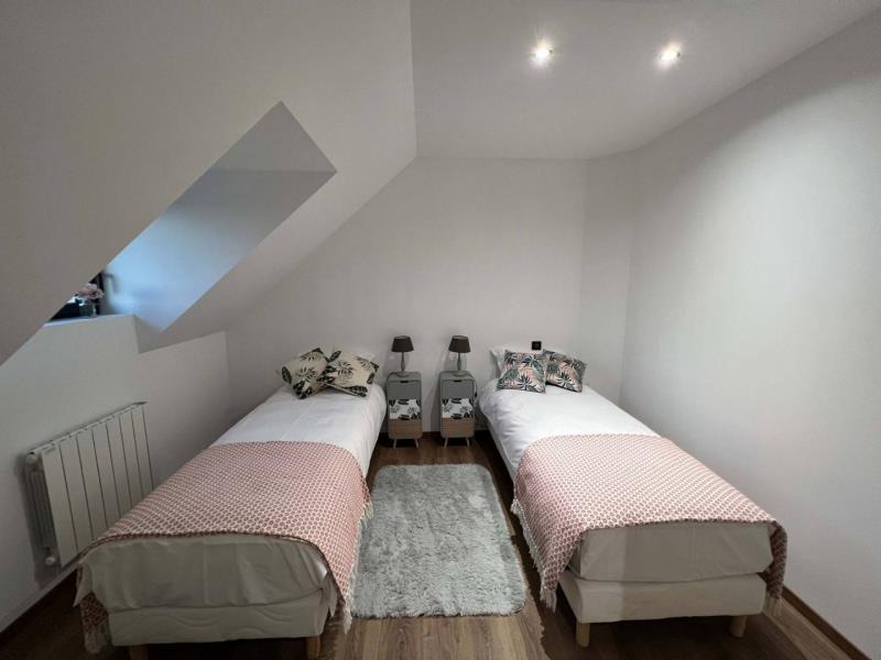 G4146-cdc46baab39147afb0e184473da4ad1c