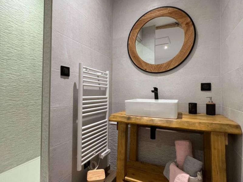 G4146-04358a659ead4ab5a938404de30b8437