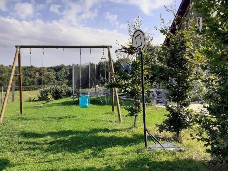 G6151-e77d101128904781a50d5df62d3343ed