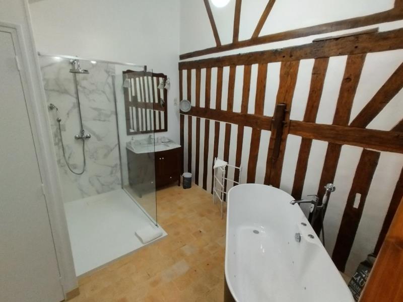 G4140-a245b1e0fbe14de88073e37f505544e1