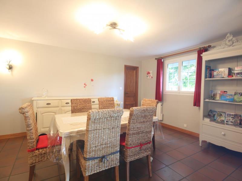 G4124-64e1f3d061a74cc6804f9c5d6a91f55c