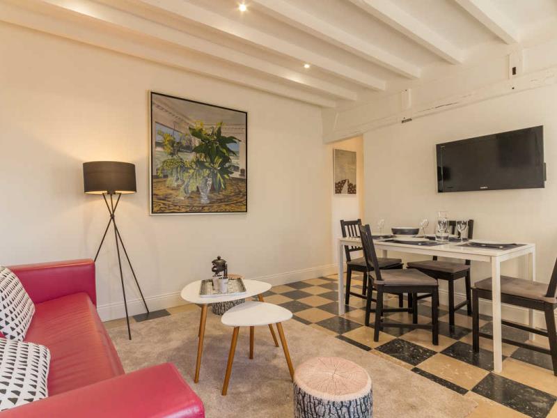 G4118-d24d9e011b38410d9240951e34bb4c95