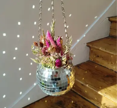 Atelier pot boule disco fleurie